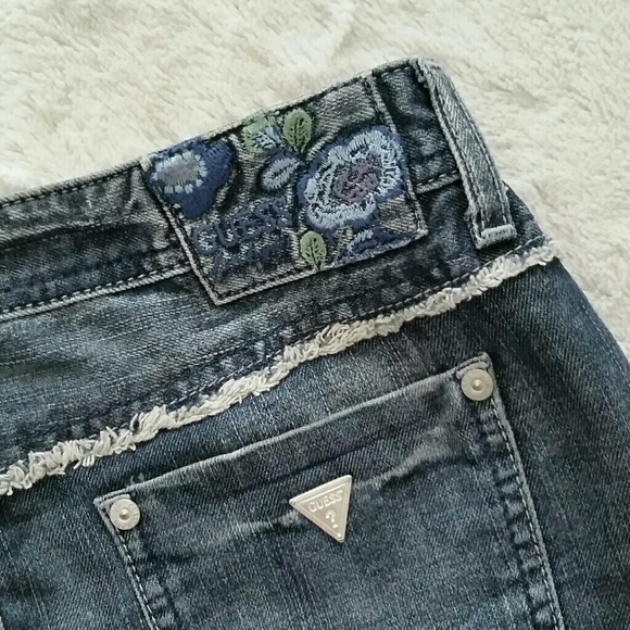 Cute GUESS Skirt - Picture 3 of 7